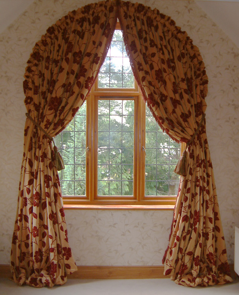 Curtains – for arched window